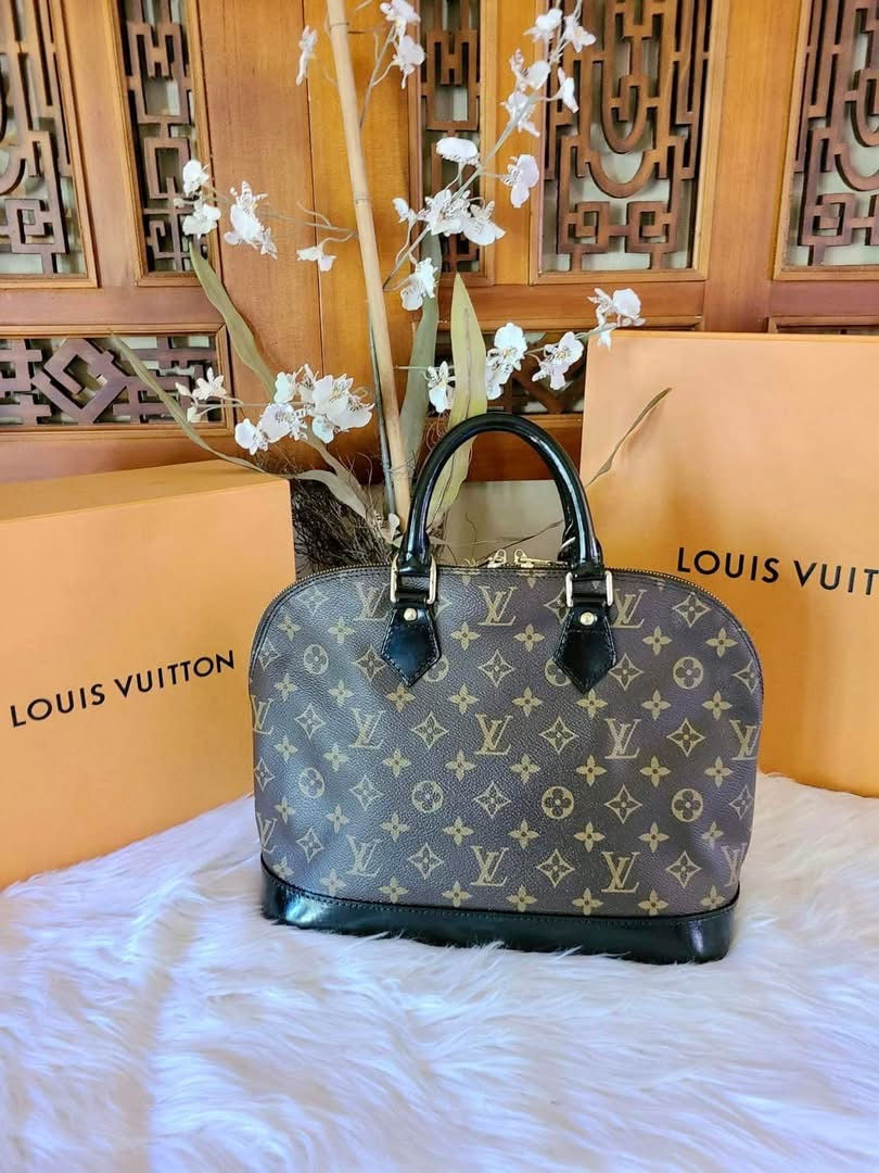 Authentic Louis Vuitton Alma PM dyed black (pre owned)