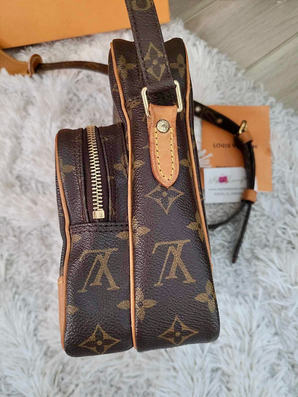 Thumbnail: Authentic Louis Vuitton Amazone crossbody (pre owned)