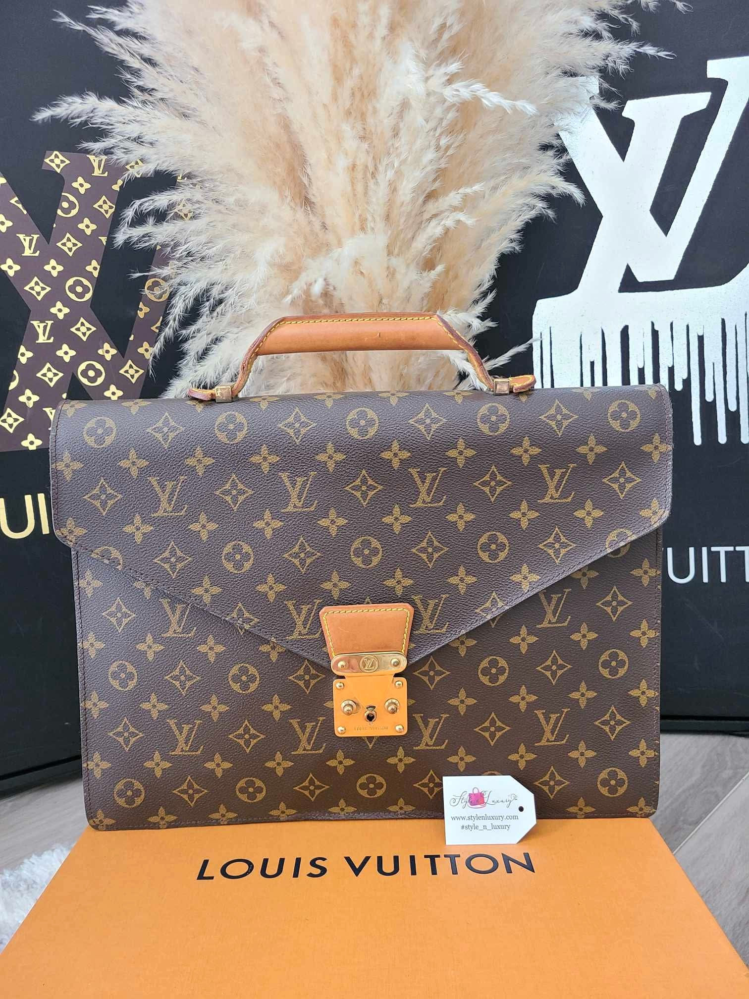 Authentic Louis Vuitton Serviette Laptop/docuemnt bag (pre owned)