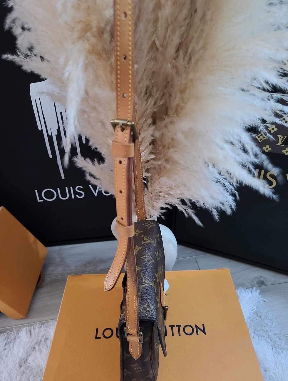 Thumbnail: Authentic Louis Vuitton St cloud MM crossbody (pre owned)
