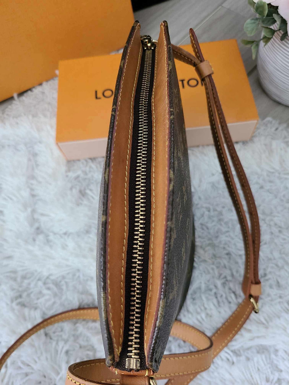 Thumbnail: Authentic Louis Vuitton Drouot crossbody (pre owned)