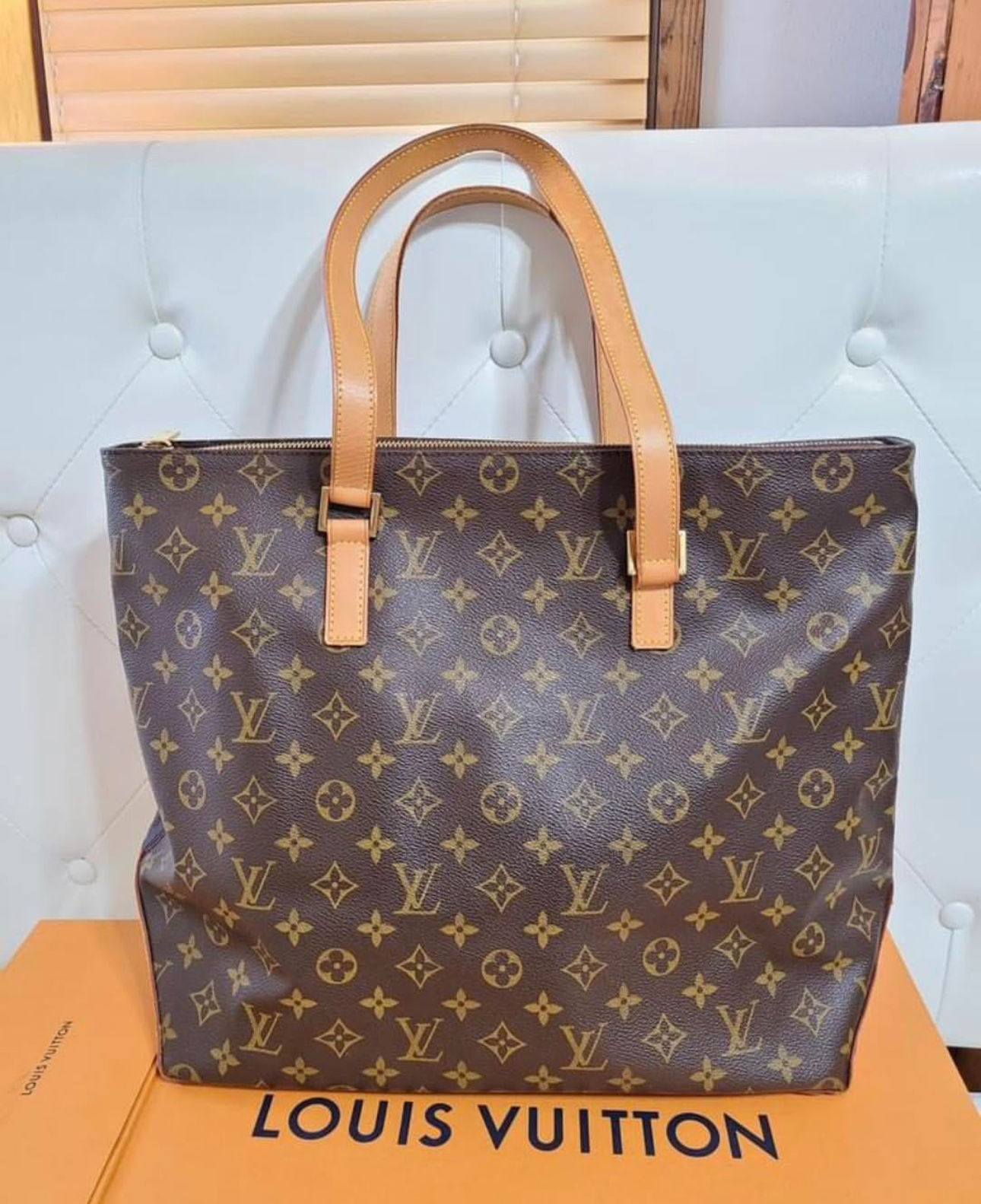 Authentic Louis Vuitton Cabas Mezzo Shoulder bag (pre owned)
