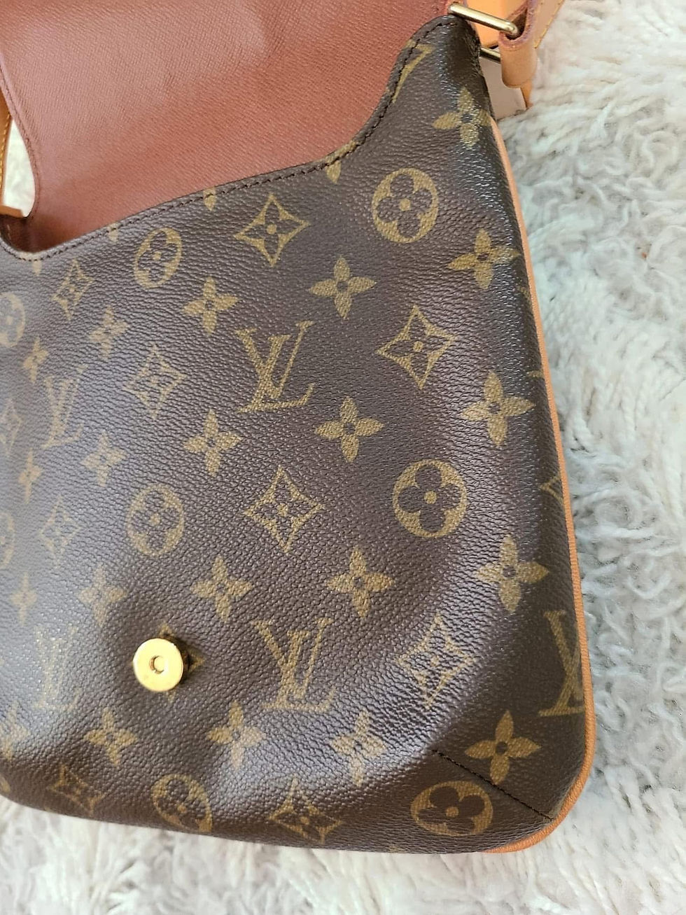 Thumbnail: Authentic Louis Vuitton Musette Salsa MM (pre owned)