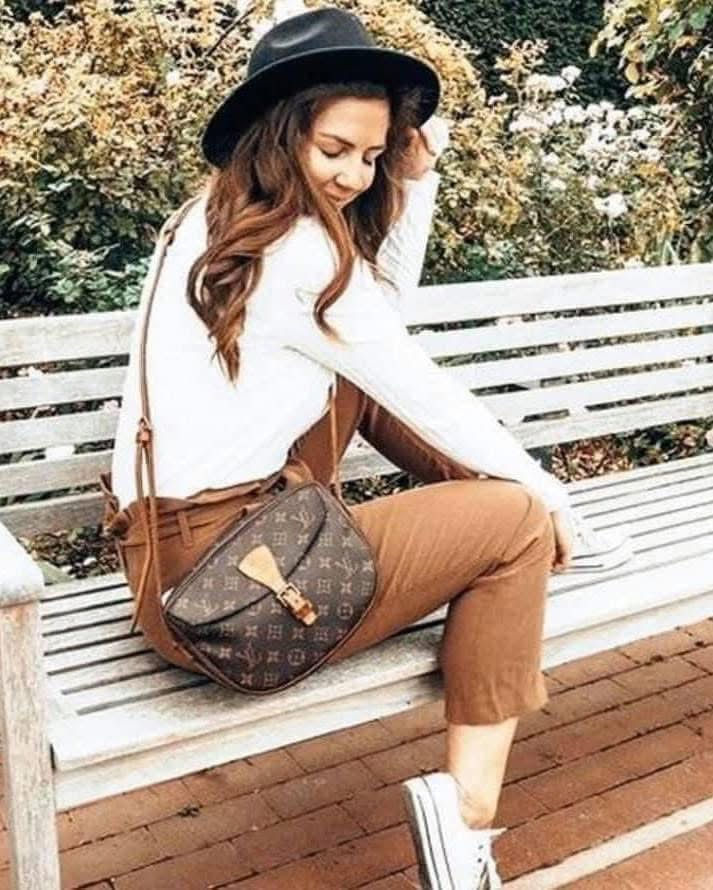 Thumbnail: Authentic Louis Vuitton Jeune fille MM crossbody (pre owned)