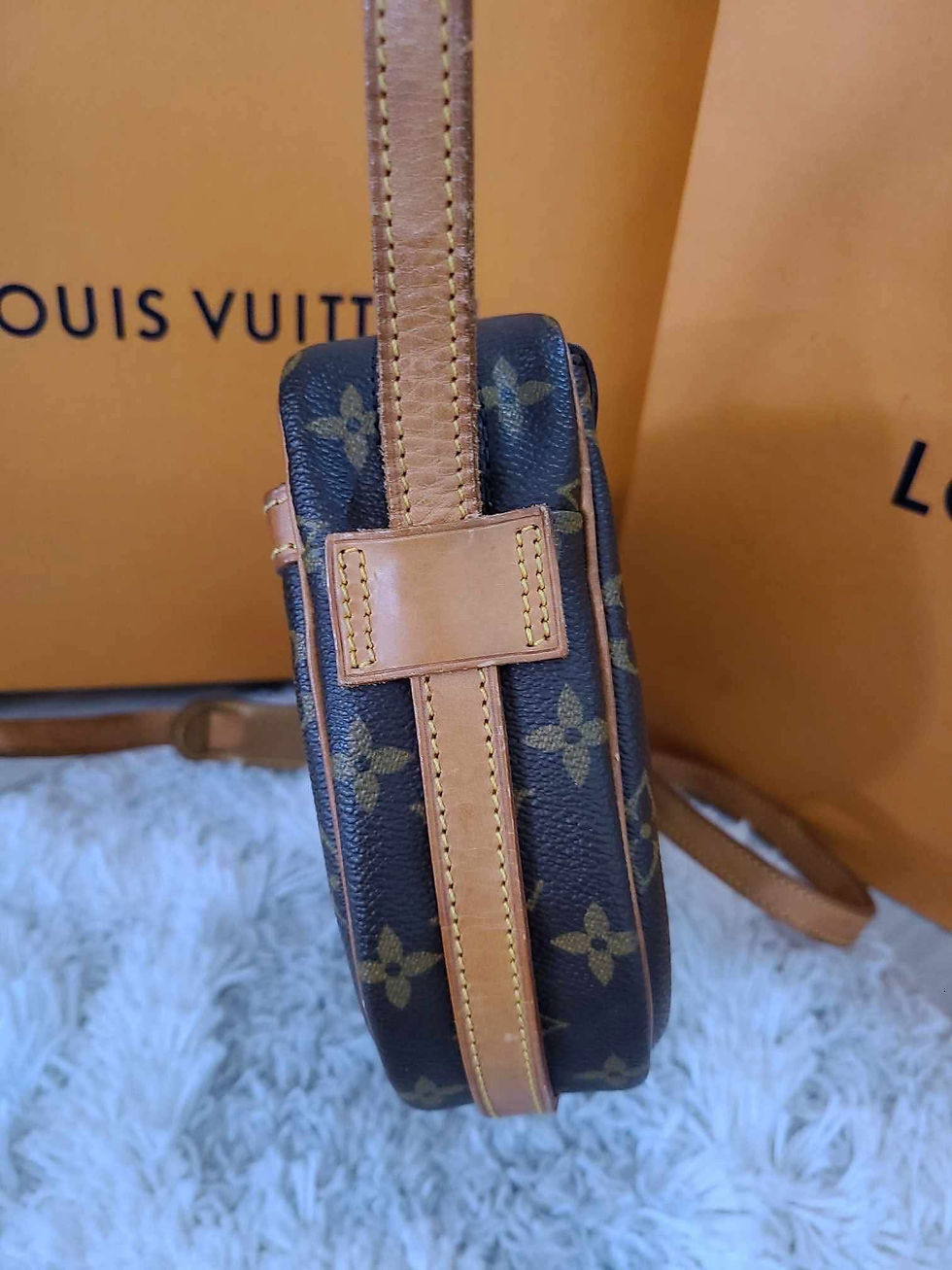Thumbnail: Authentic Louis Vuitton Jeune fille MM crossbody (pre owned)