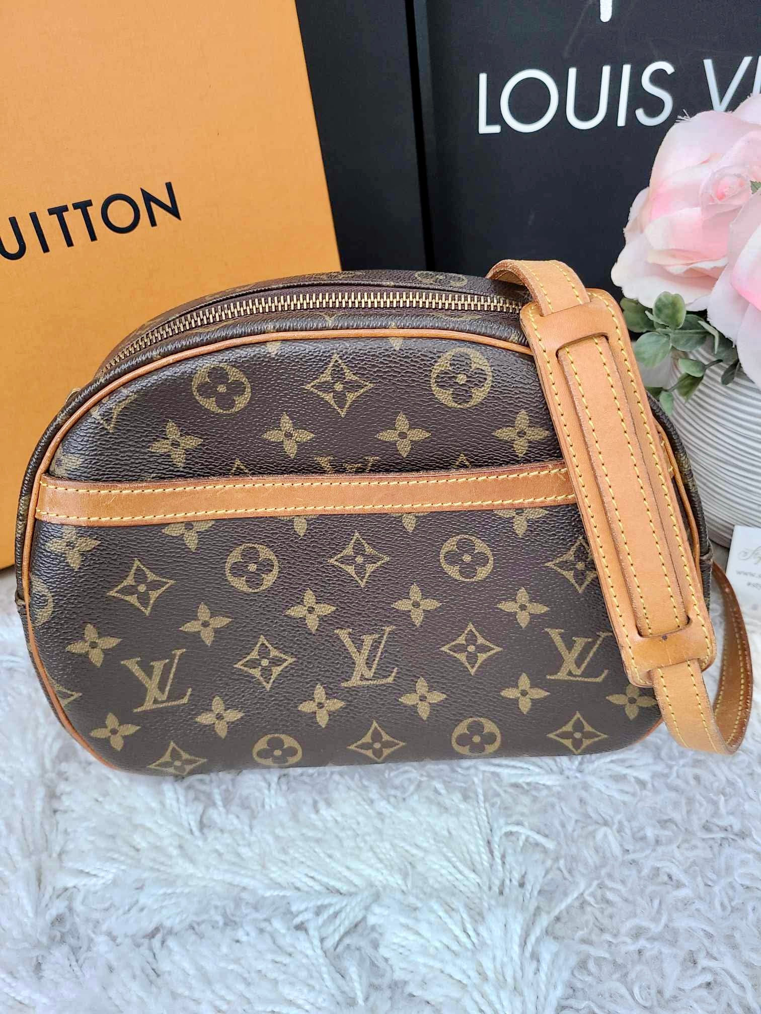 Authentic Louis Vuitton Blois crossbody bag (pre owned)