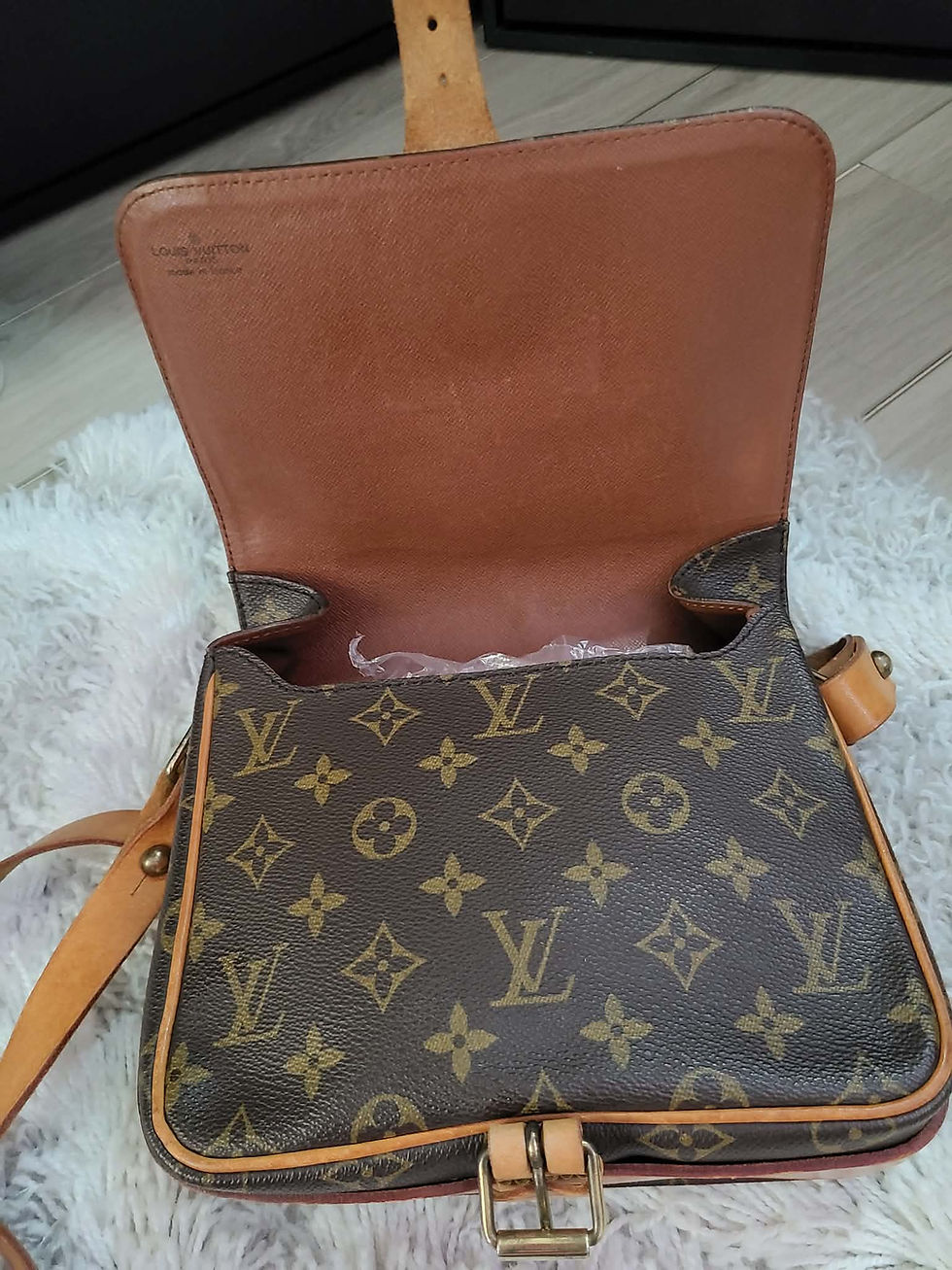 Thumbnail: Authentic Louis Vuitton Cartouchiere MM crossbody bag (pre owned)