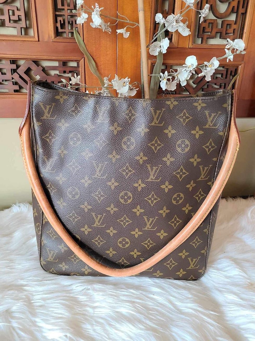 Thumbnail: Authentic Louis Vuitton Looping Gm (pre-owned)