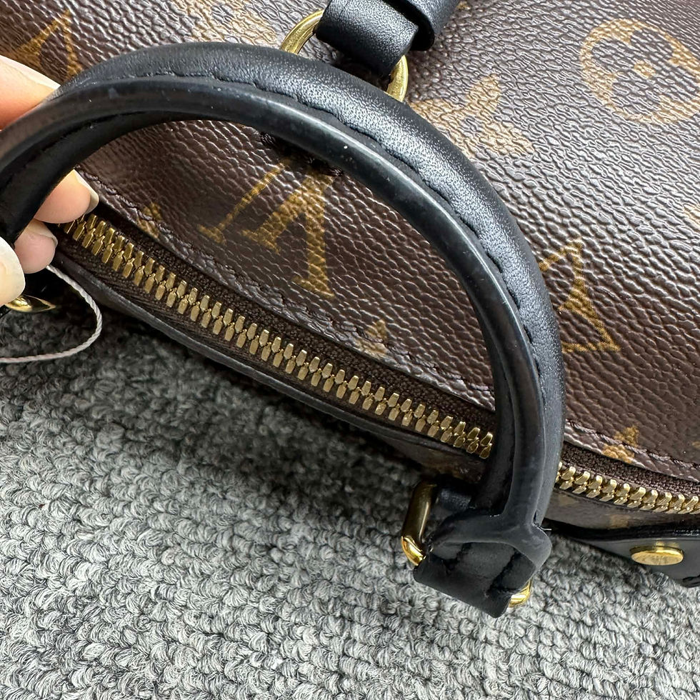 Thumbnail: Authentic Louis Vuitton Petite Mallie Noir souple bag (pre owned)