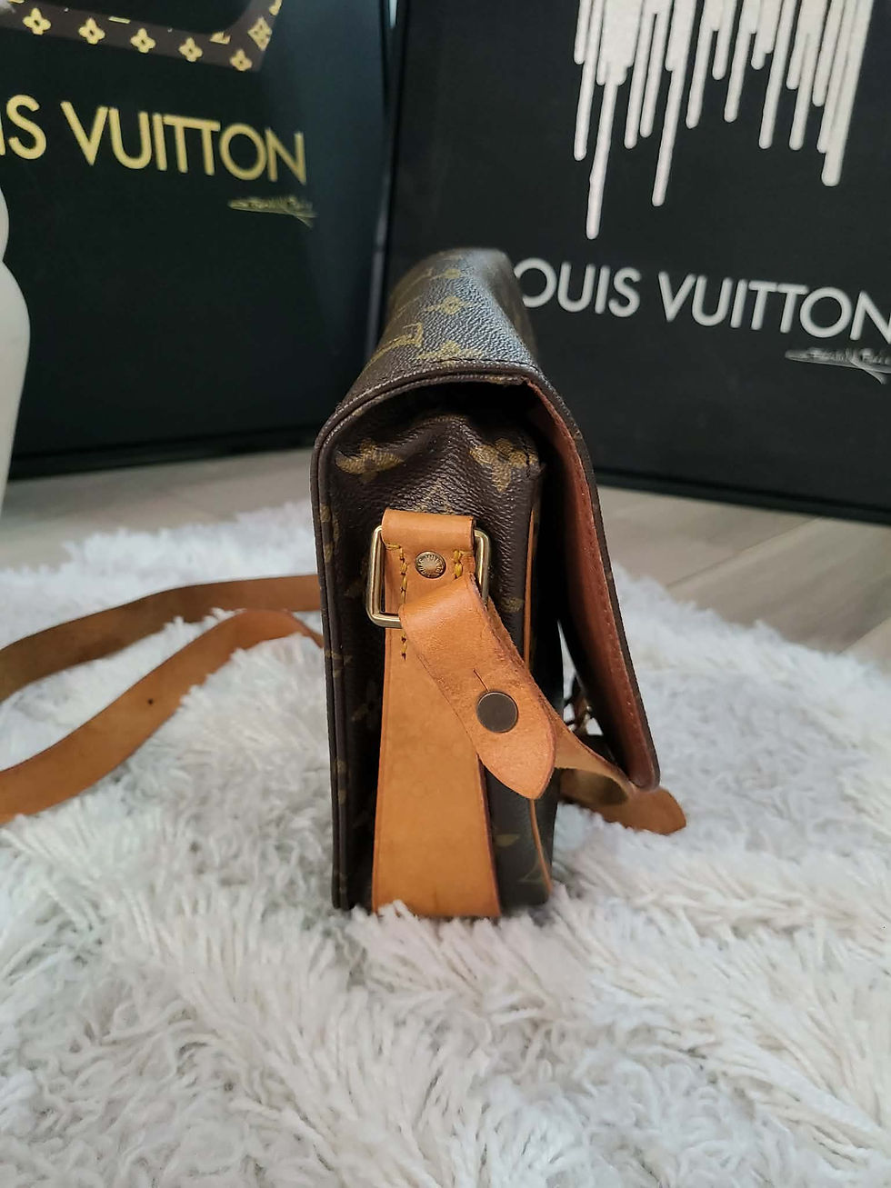 Thumbnail: Authentic Louis Vuitton Cartouchiere MM crossbody bag (pre owned)