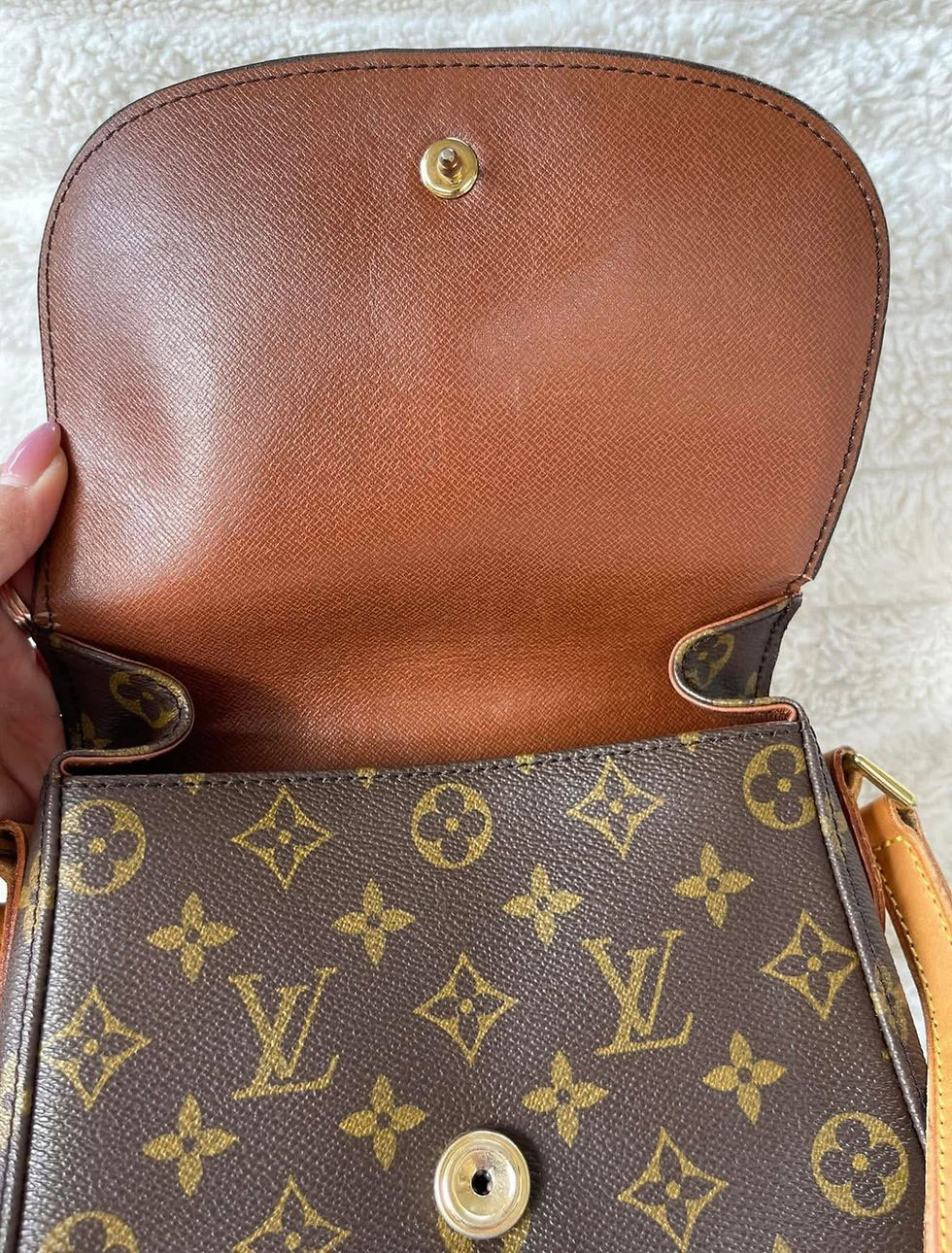 Thumbnail: Authentic Louis Vuitton St cloud MM crossbody (pre owned)