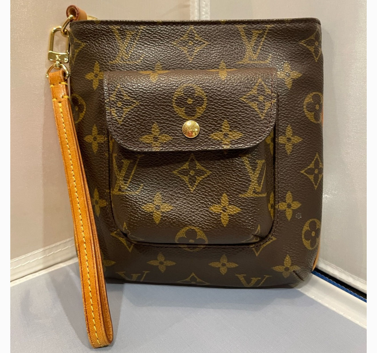 Authentic Louis Vuitton Partition Monogram Clutch (pre owned)