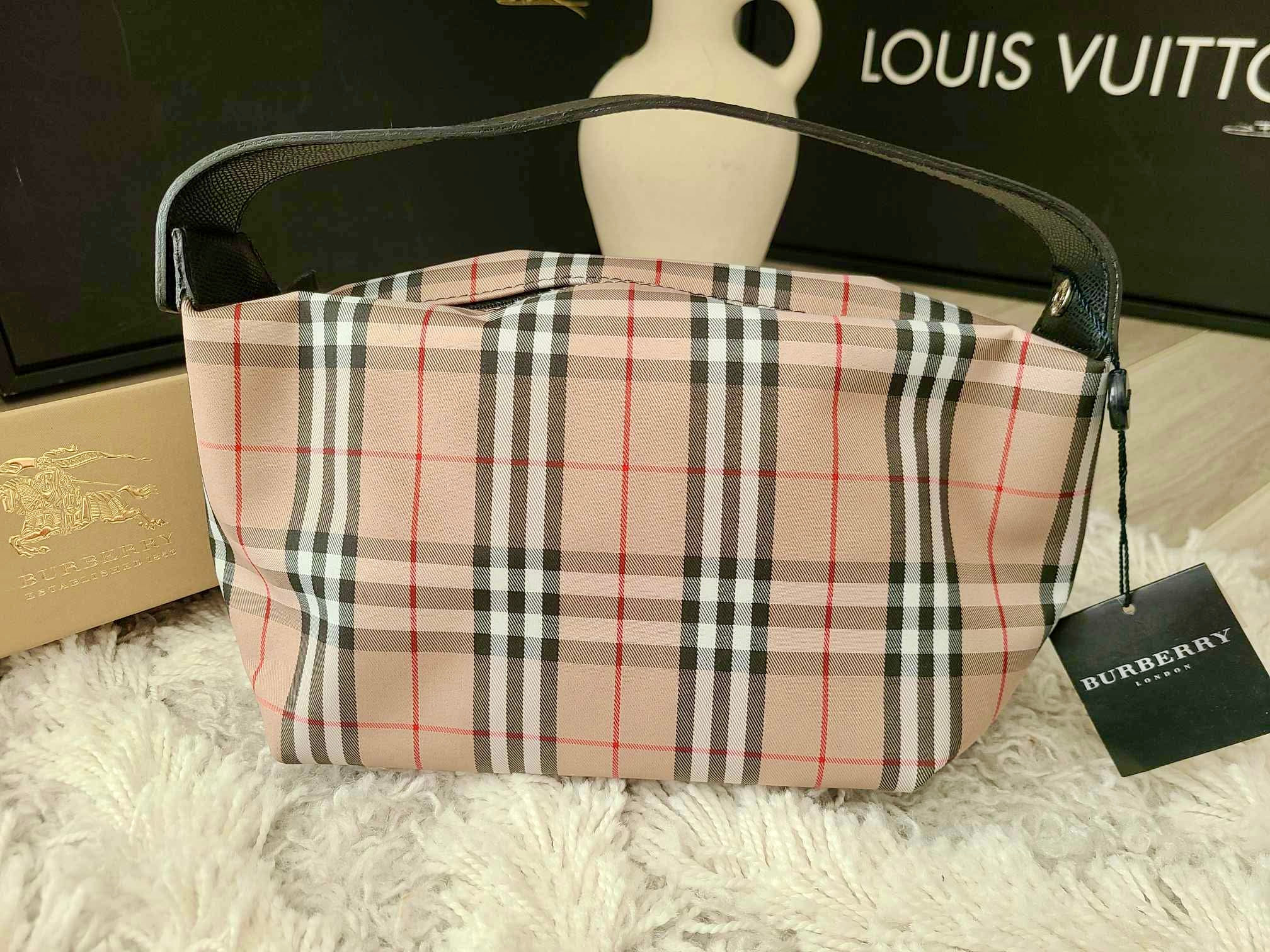 Authentic Burberry Nova check clutch bag (pre owned)