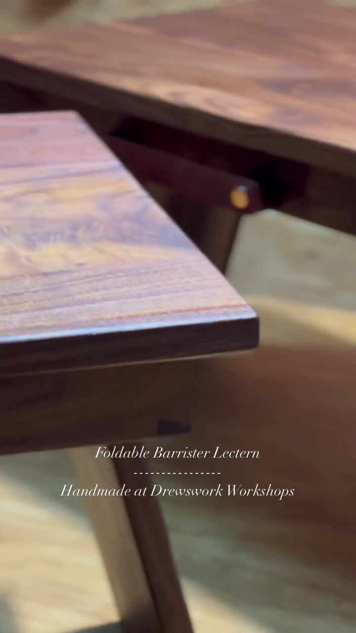 Thumbnail: Foldable Barrister Lectern