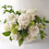 サムネイル： 白と緑のアレンジメント