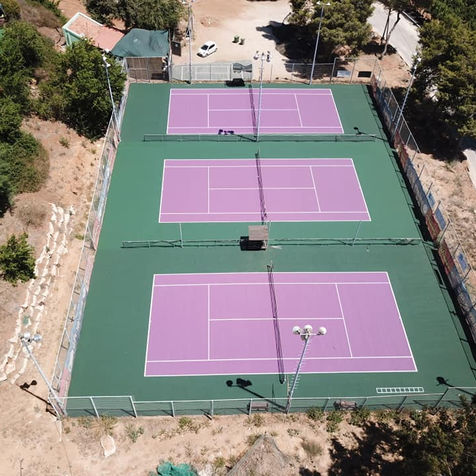 צביעת מגרשי טניס כולל תיקון סדקים