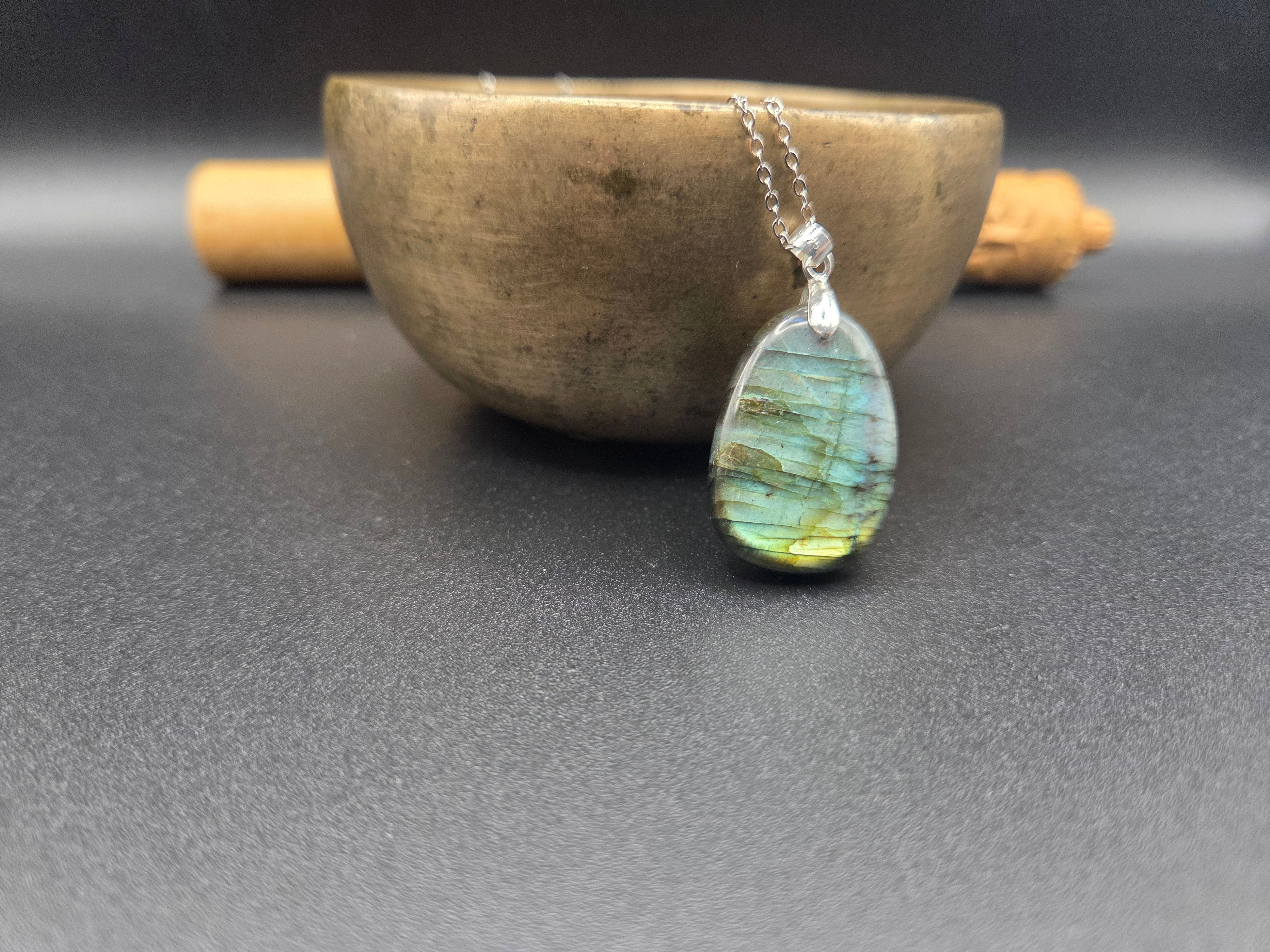 Pendentif en Labradorite de Madagascar et en argent 925