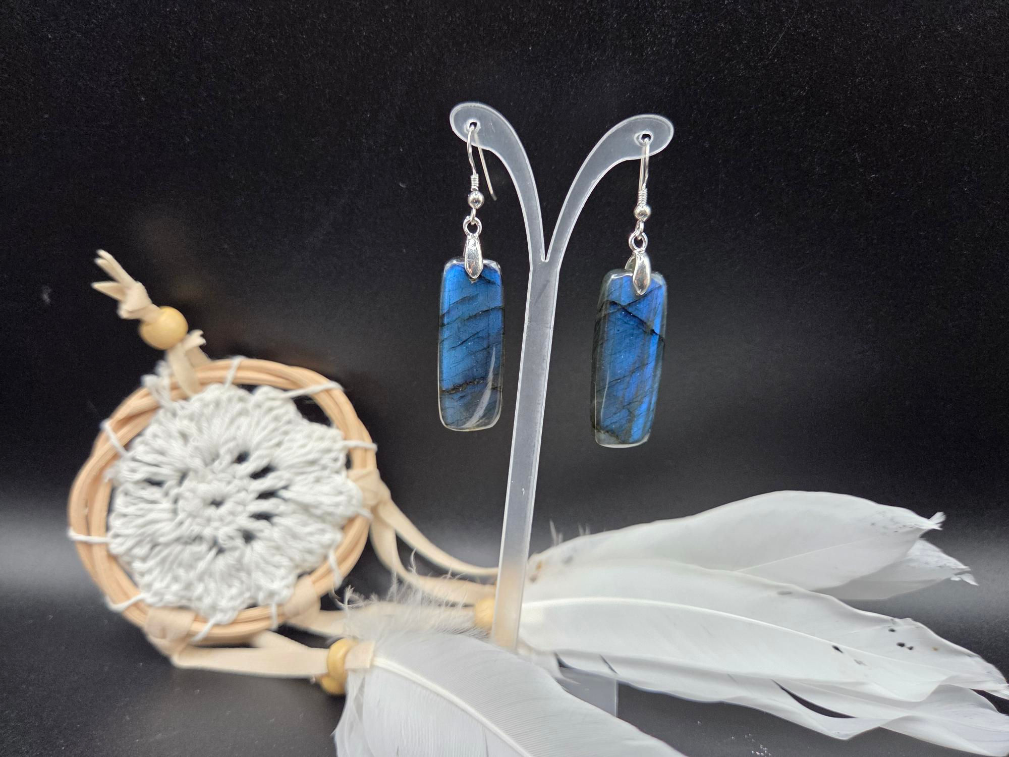 Boucles d’oreilles à crochets en argent 925 et Labradorite de Madagascar