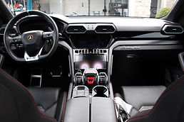 Urus int.jpg