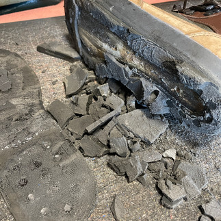 加水分解したトレッキングシューズ