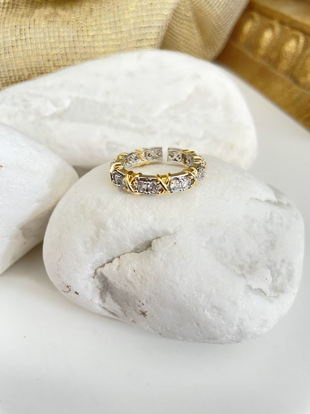 X Model Zirkon Taşlı Gümüş Gold Renk Lak Kaplama Bijuteri Yüzük