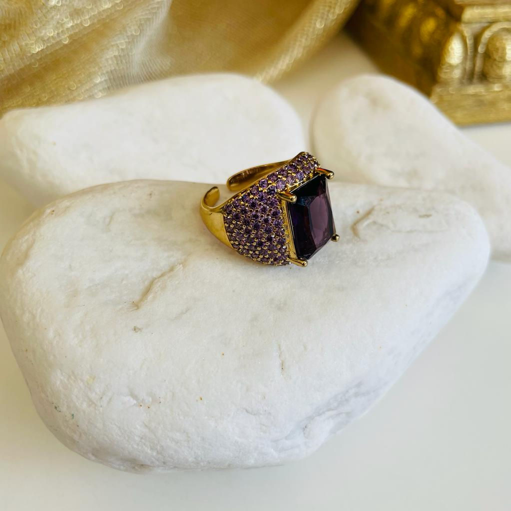 Mor Renk Buyuk Baget ve Zirkon Tasli Gold Renk Lak Kaplama Bijuteri Yuzuk Önden Görünüm