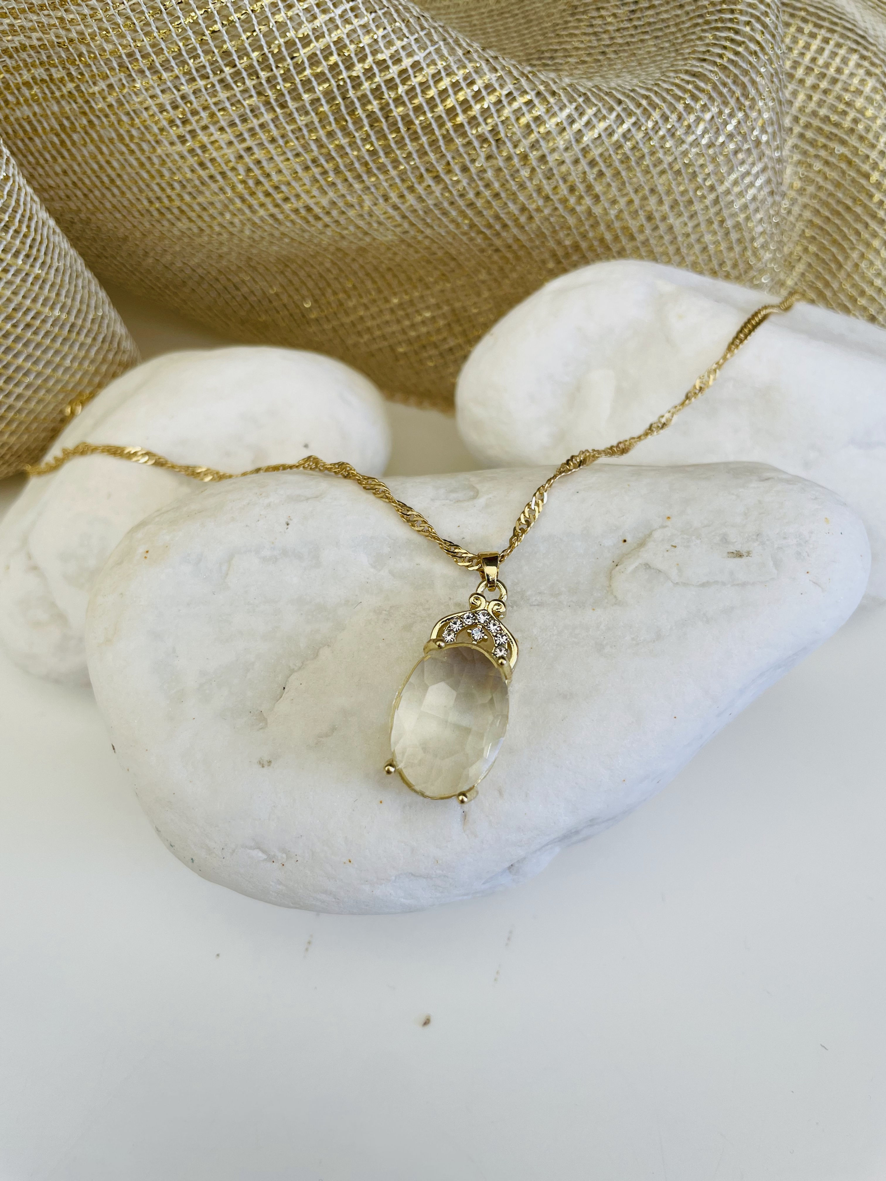 Büyük Damla Tek Taşlı İnce Zarif Zincirli Gold Renk 316L Çelik Kolye Önden Görünüm