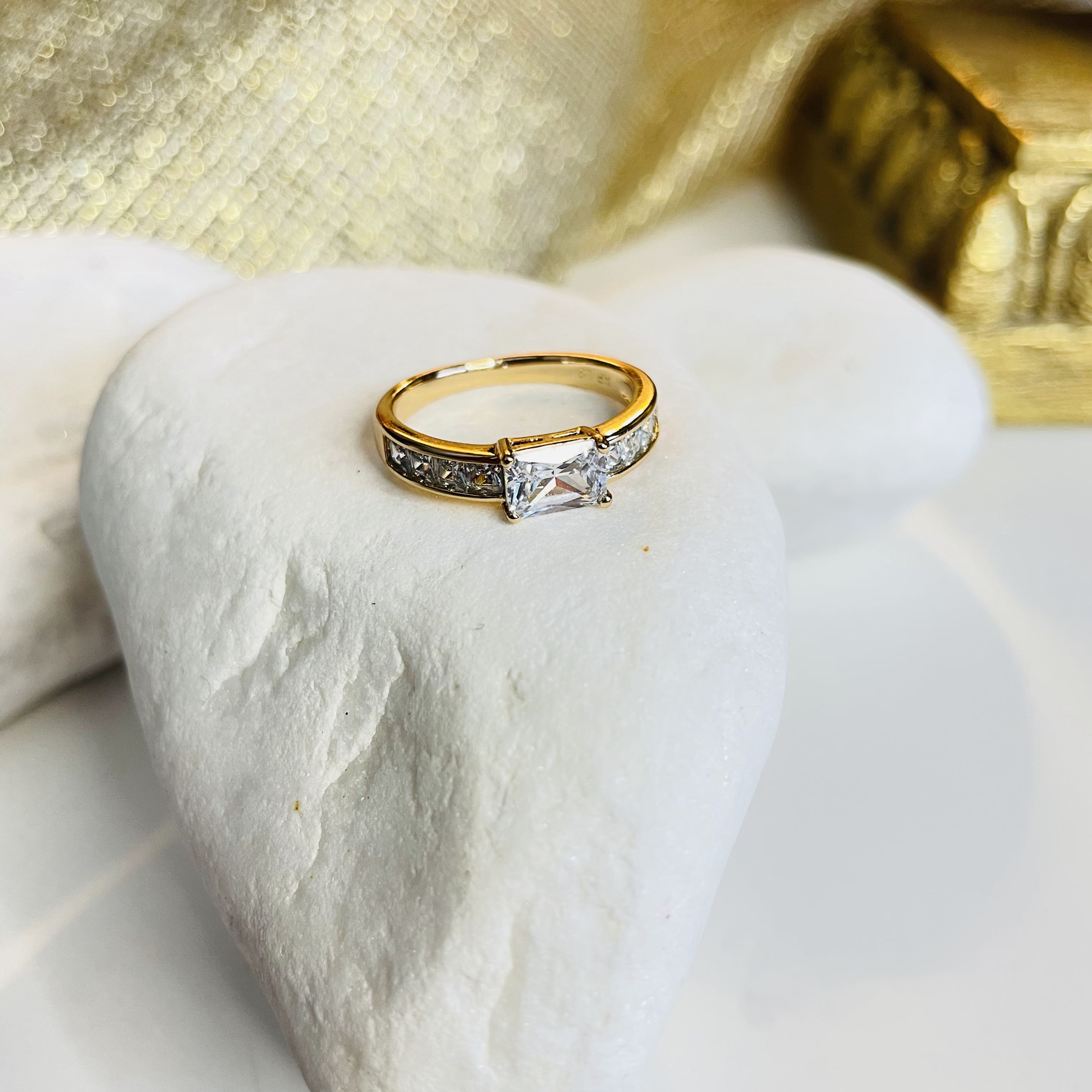 Baget ve Suyolu Swarovski Taşlı Rodyum Kaplama Rose Renk Bijuteri Yüzük