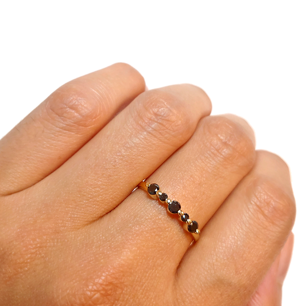 Thumbnail: Lorraine black diamonds