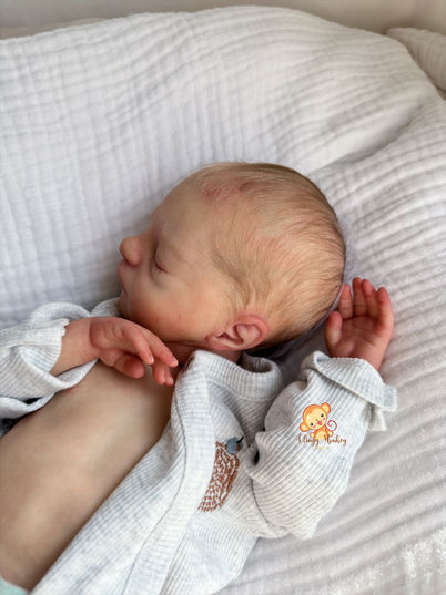 Beautiful reborn baby SOLE Tibor by Sabine Altenkirch created by Clingy Monkey Reborns