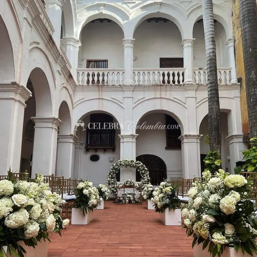 Organización de Pedidas de Matrimonios, Aniversarios y Renovación de Votos -