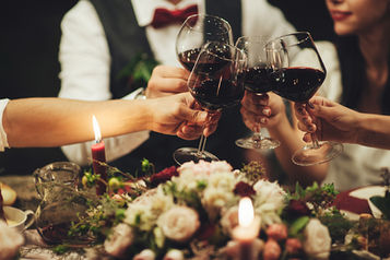 Vinos Locales: El Toque Perfecto para una Boda de Destino Inolvidable