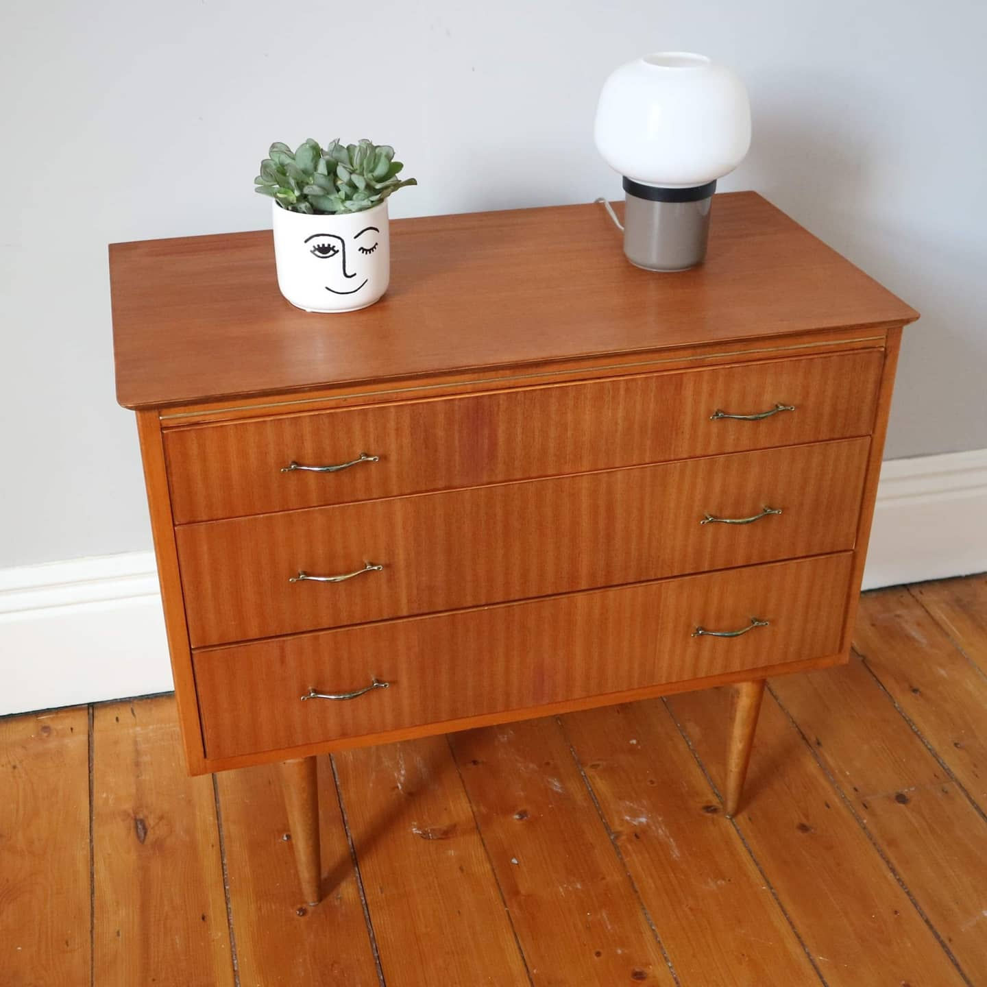 Vintage Mid Century Small Set of Drawers.