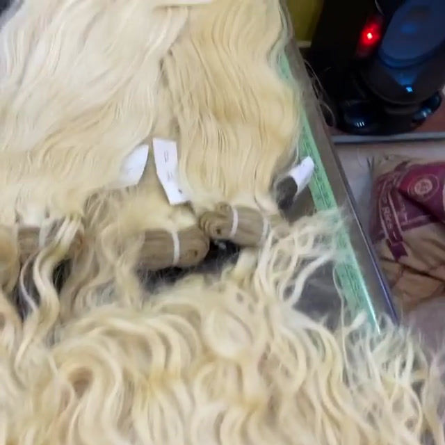 Thumbnail: 613 Blonde Wefts