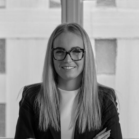 Portrait de Elodie Bonjour, avocate-stagiaire chez KMD & associés