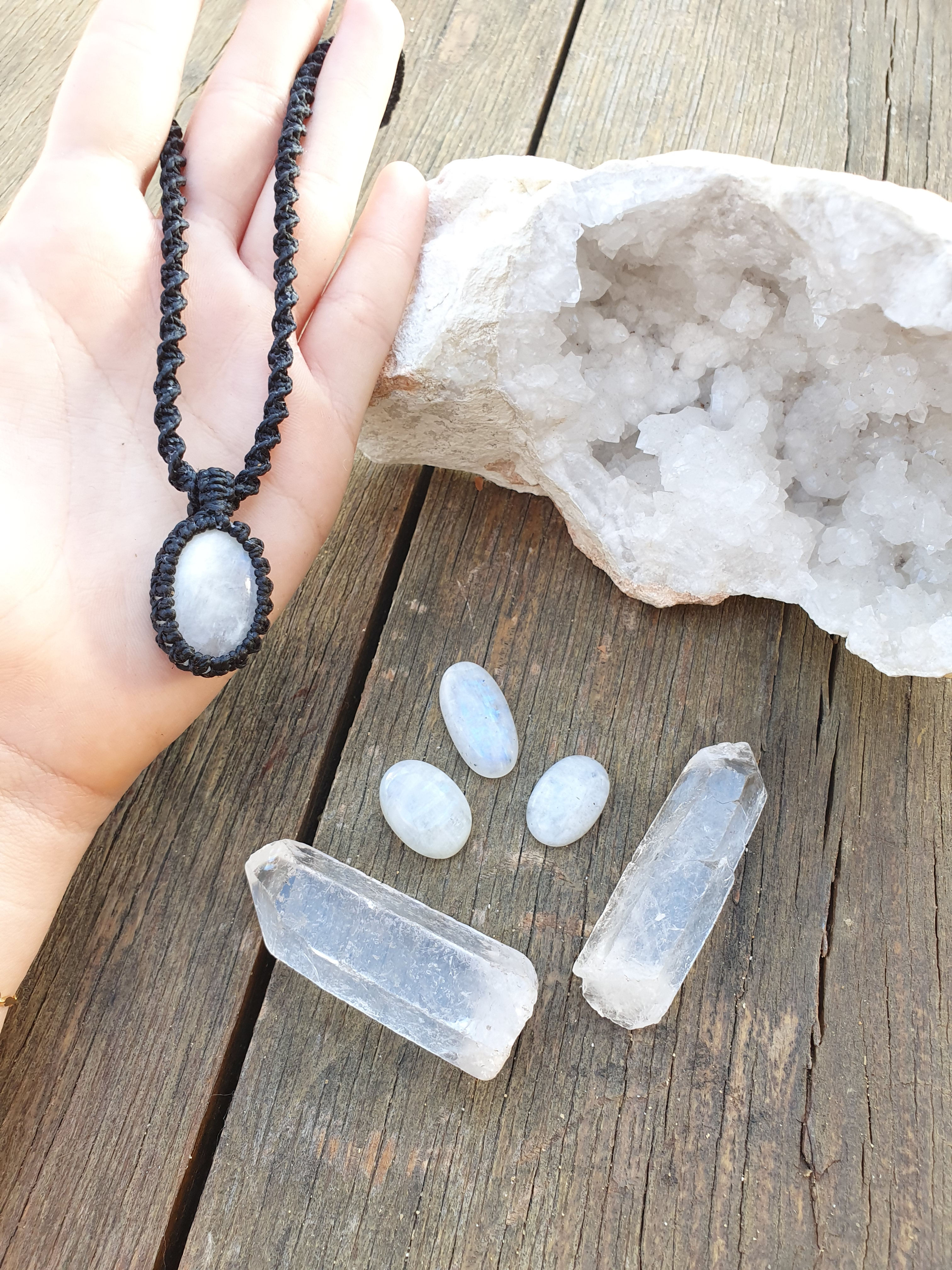 שרשרת מונסטון אבן אמיתית טבעית