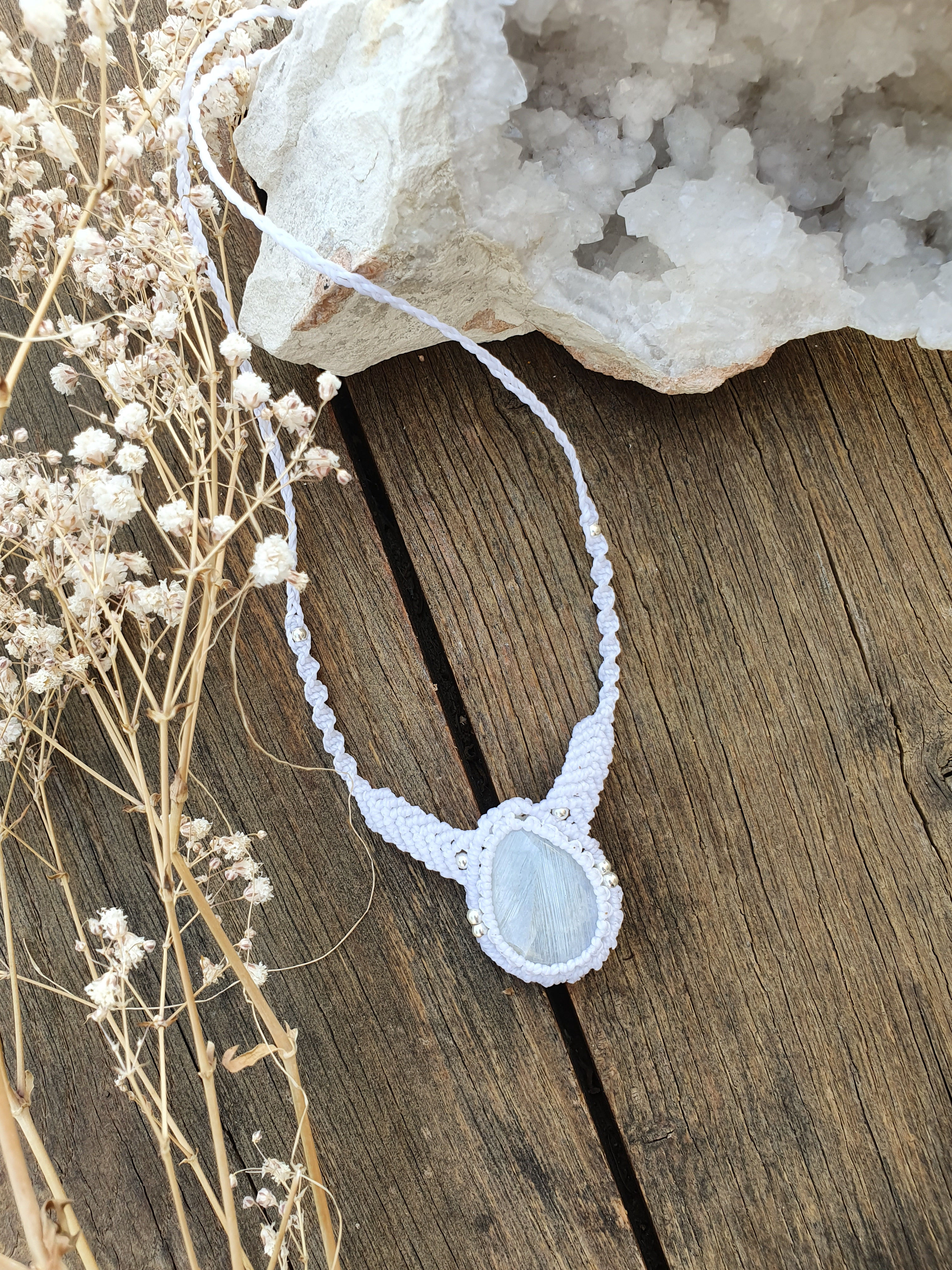 שרשרת עיצוב נורית