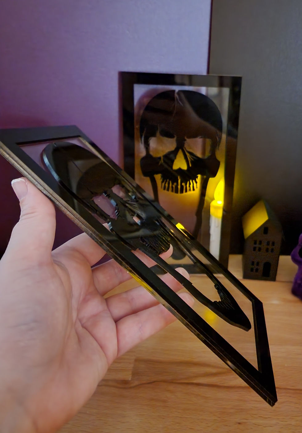 Thumbnail: Screaming Skull Acrylic Sign