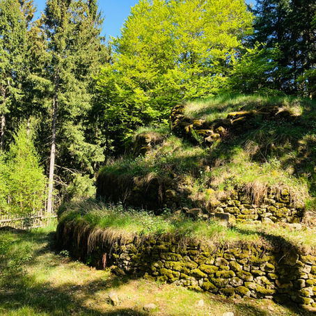 Steinpyramide bei Ober-Neustift