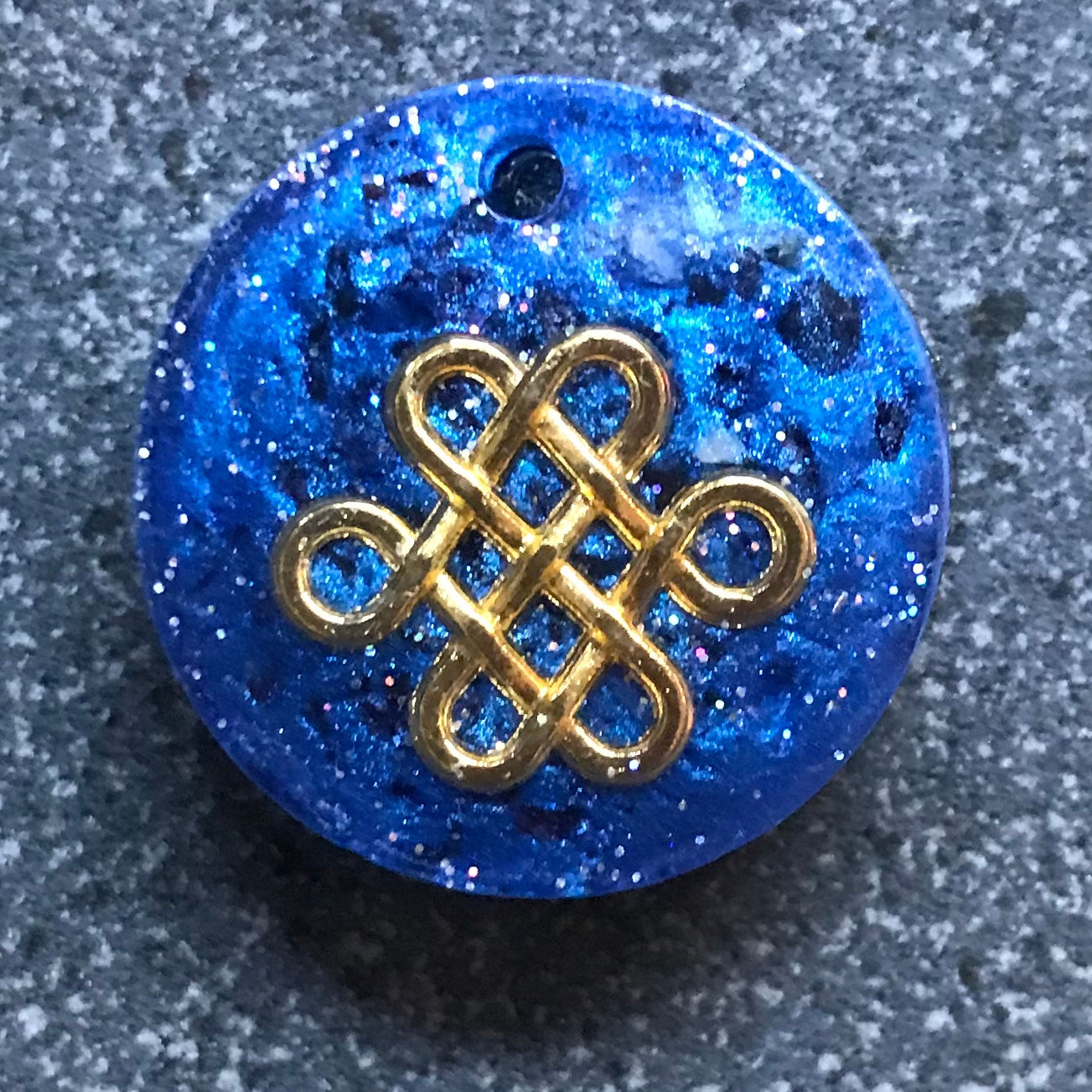 Ronde hanger met Bergkristal, Sneeuwvlok Obsidiaan, Granaat en Valkenoog