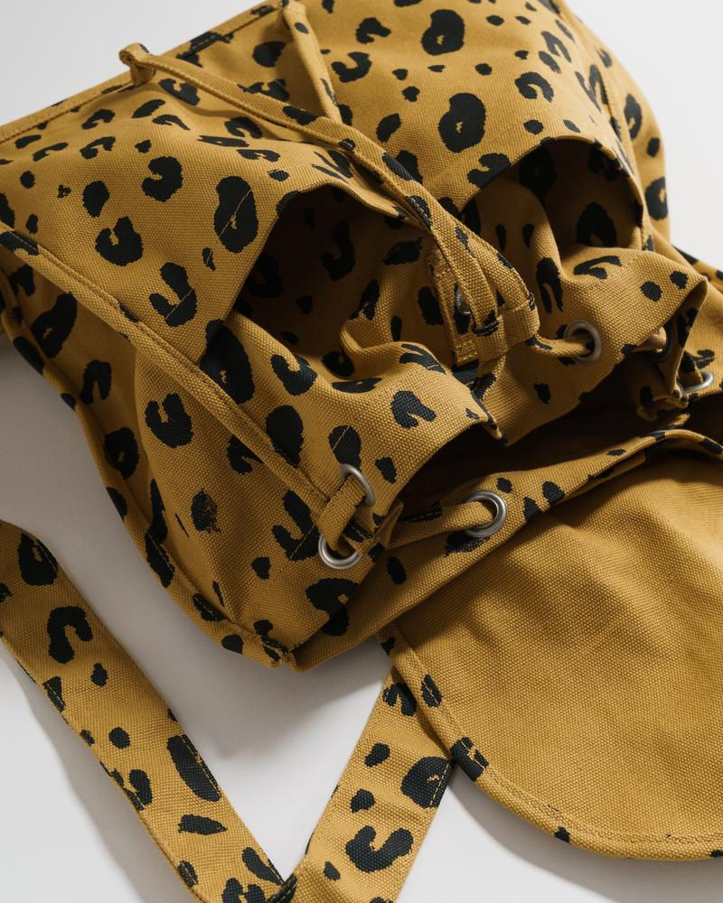 Thumbnail: BAGGU Drawstring Backpack - Leopard