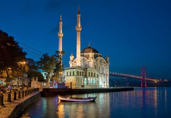 Ortaköy Camii