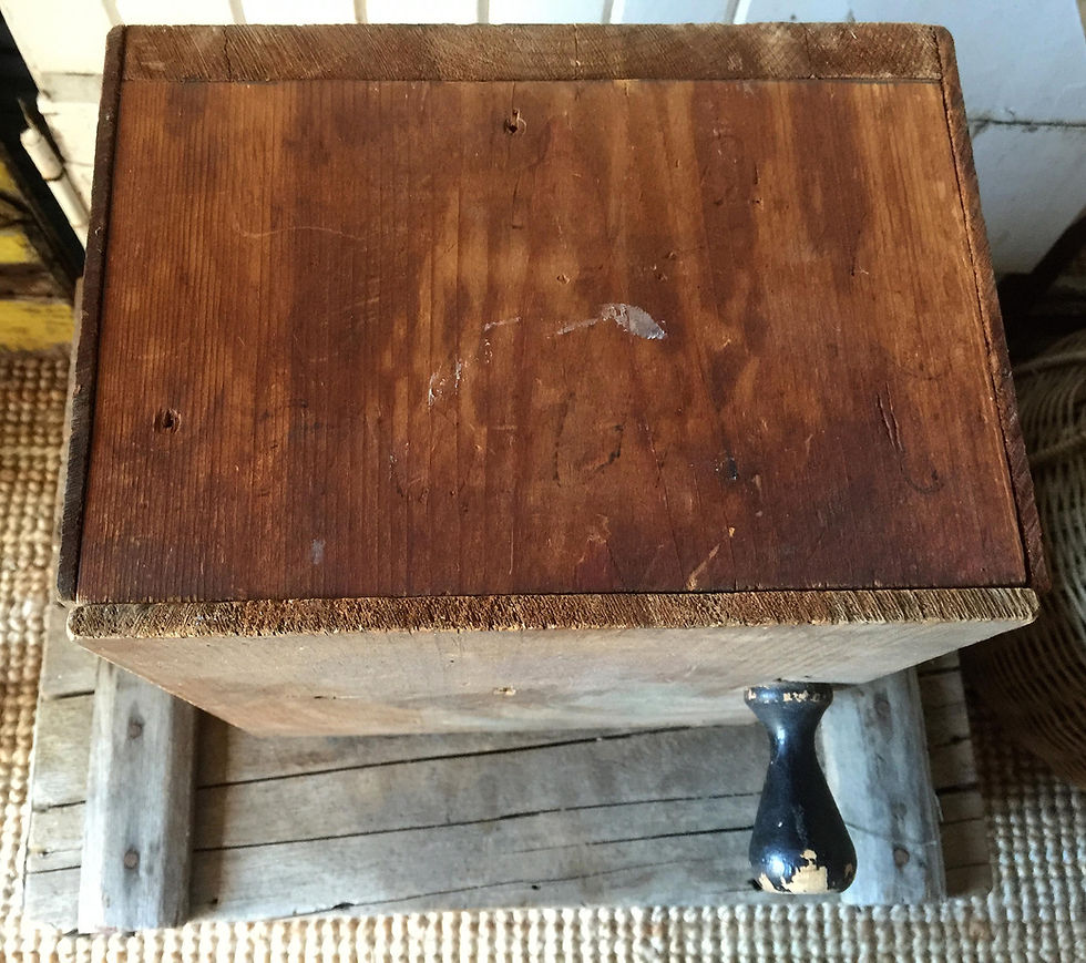 Thumbnail: Long Knob Wooden Box