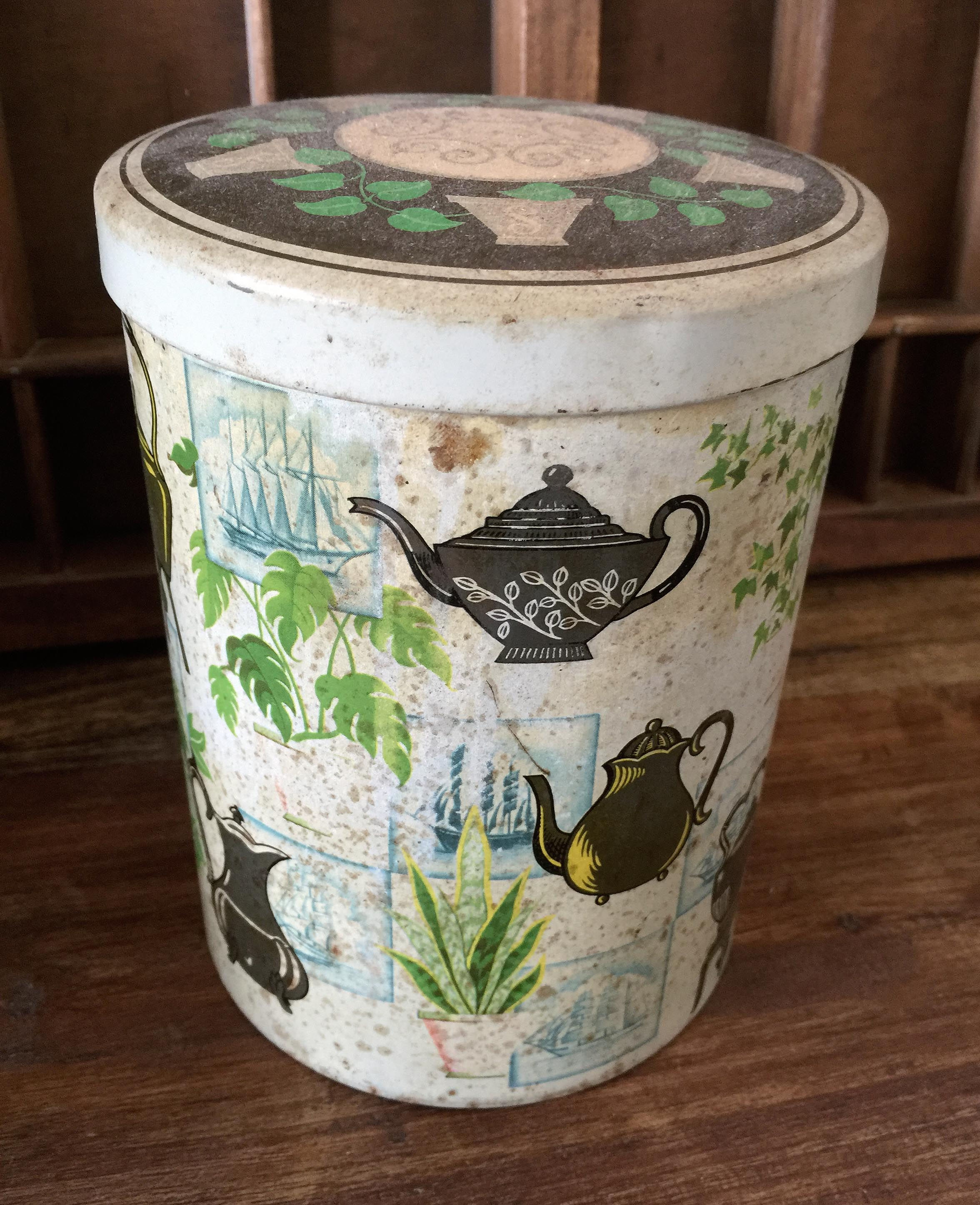 Vintage Teapots Tin