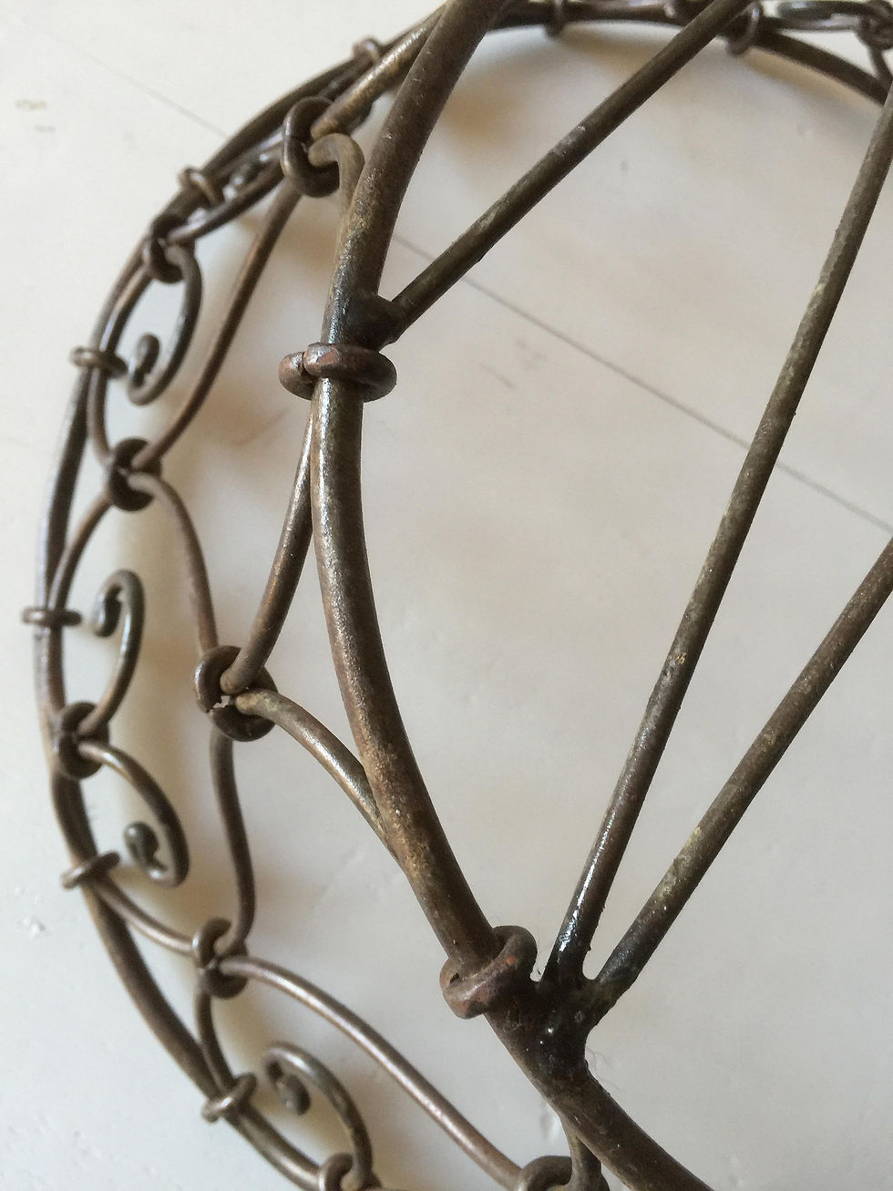 Thumbnail: Vintage Heavy Wire Basket (round)