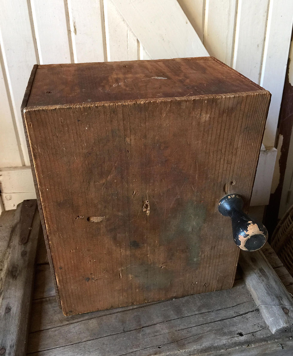 Thumbnail: Long Knob Wooden Box
