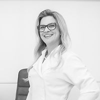 Dra. Marcela Lima Cardoso Selow