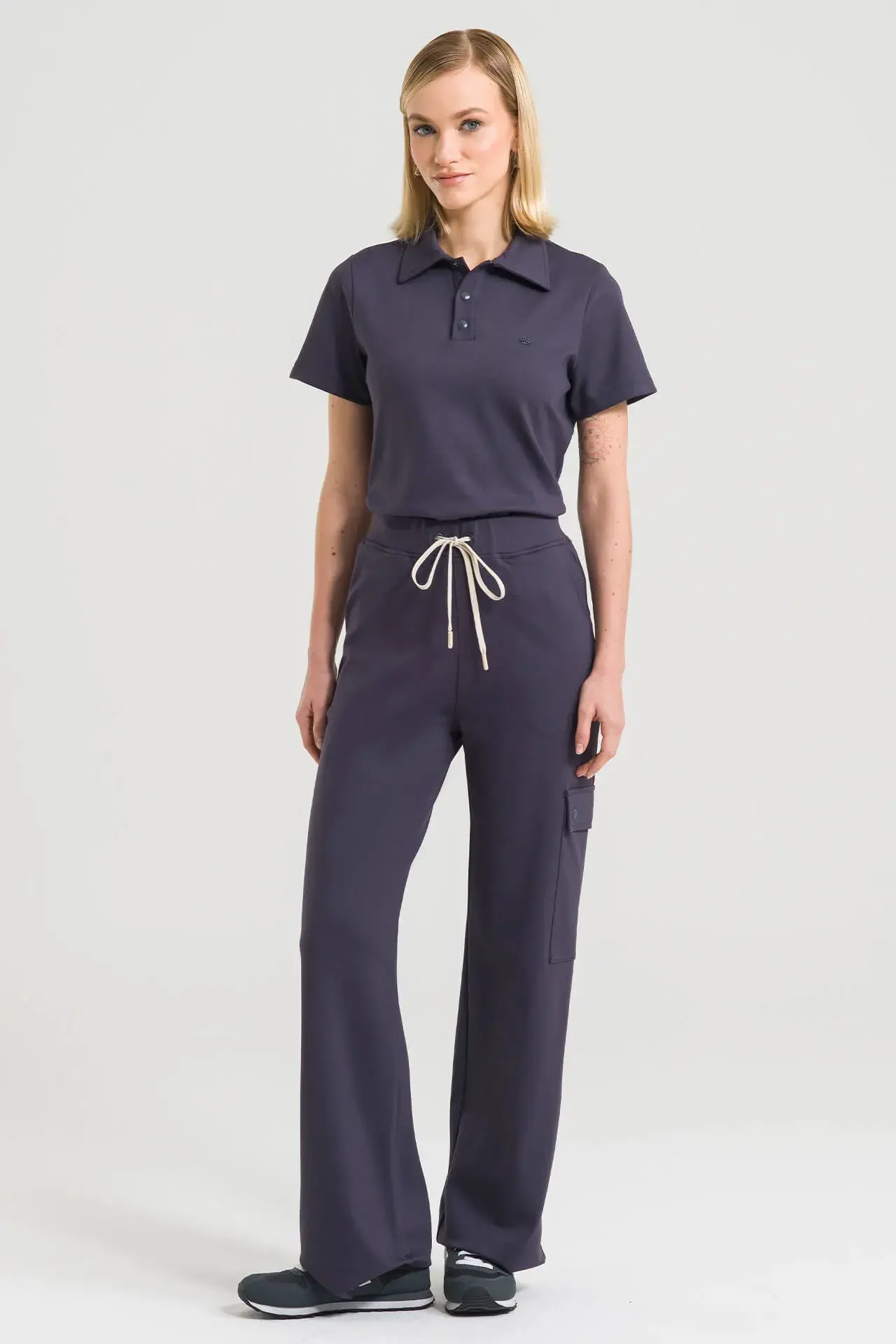 Uniforme manga corta con botones