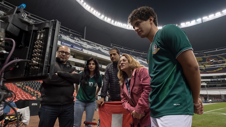 Trwają prace na planie telenoweli "La jefa del campeón". Ekipa gościła niedawno na słynnym stadionie piłkarskim Estadio Azteca / fot. Televisa
