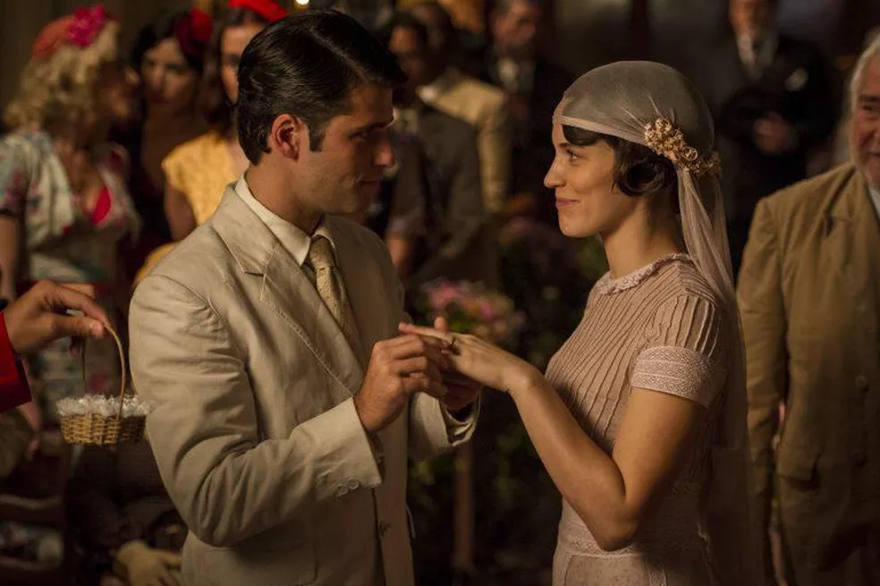 Bruno Gagliasso i Bianca Bin w scenie z telenoweli "Drogocenna perła" / fot. Globo